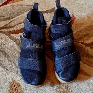 Nike Lebron Soldier 10